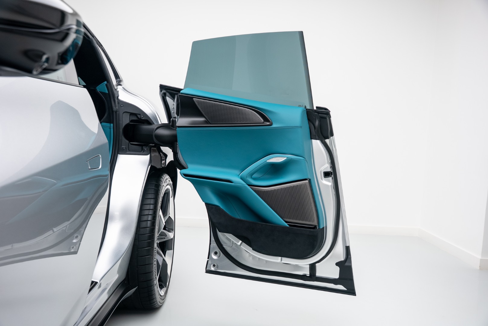2025 FERRARI PUROSANGUE | FULL CARBON | ATELIER CAR | MASSAGE SEATS | HIGH SPEC | MAIN DEALER SERVIC